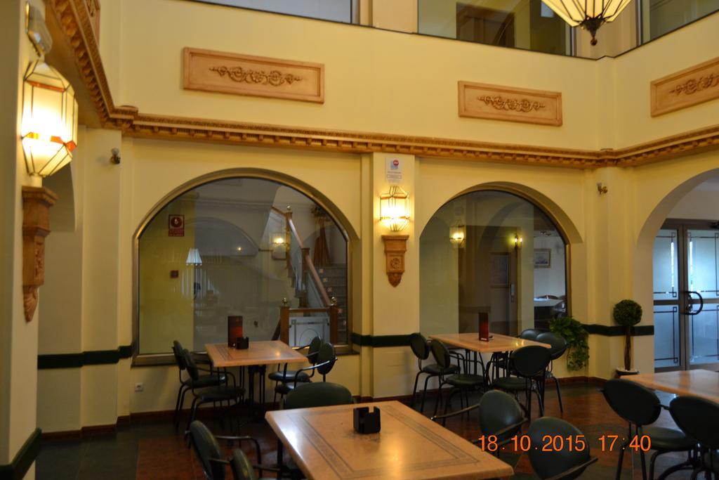 Hotel Poniente Moraleda De Zafayona Luaran gambar