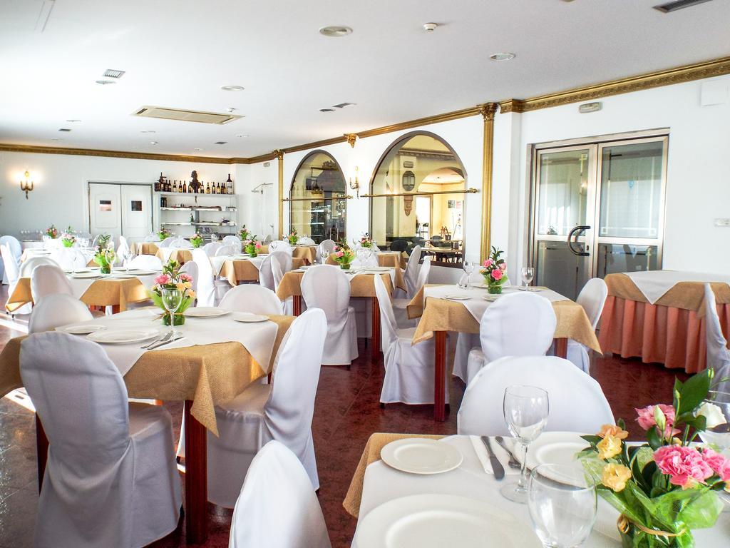 Hotel Poniente Moraleda De Zafayona Luaran gambar