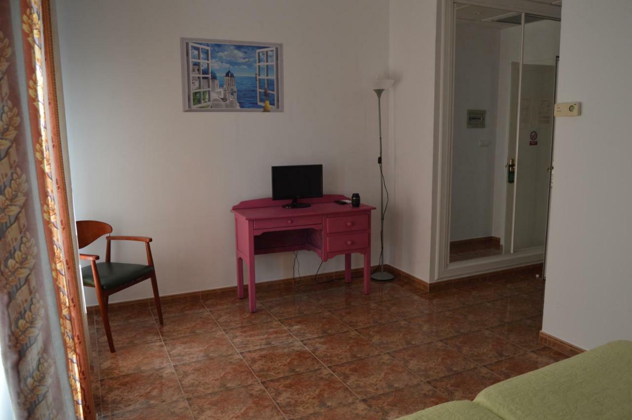 Hotel Poniente Moraleda De Zafayona Luaran gambar